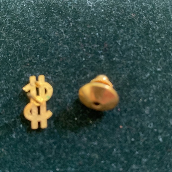 Gold toned Dollar Sign Tie Pin 1 of 2 could be worn by a man or a women - Picture 3 of 5